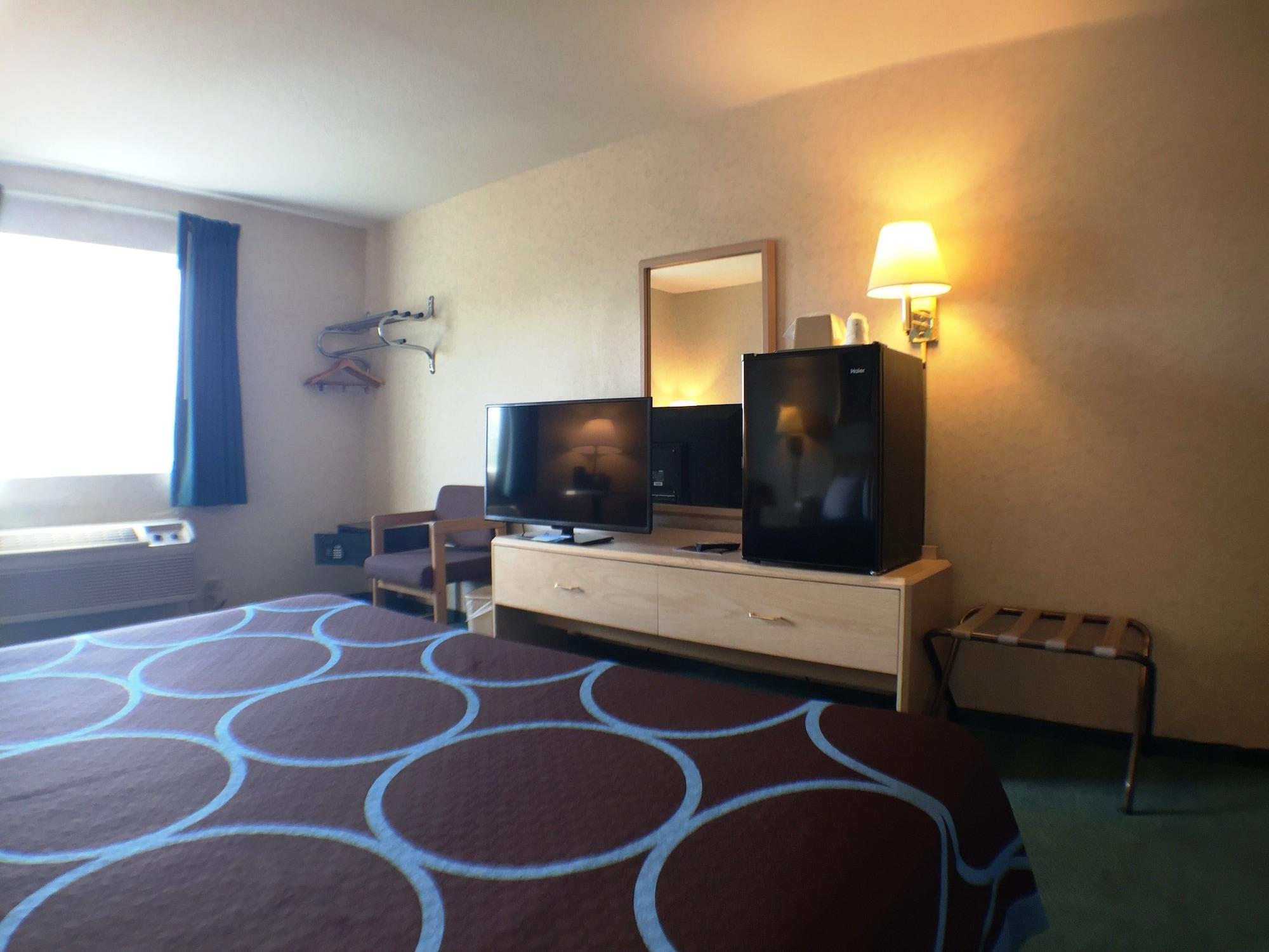 Super 8 By Wyndham Canandaigua Εξωτερικό φωτογραφία