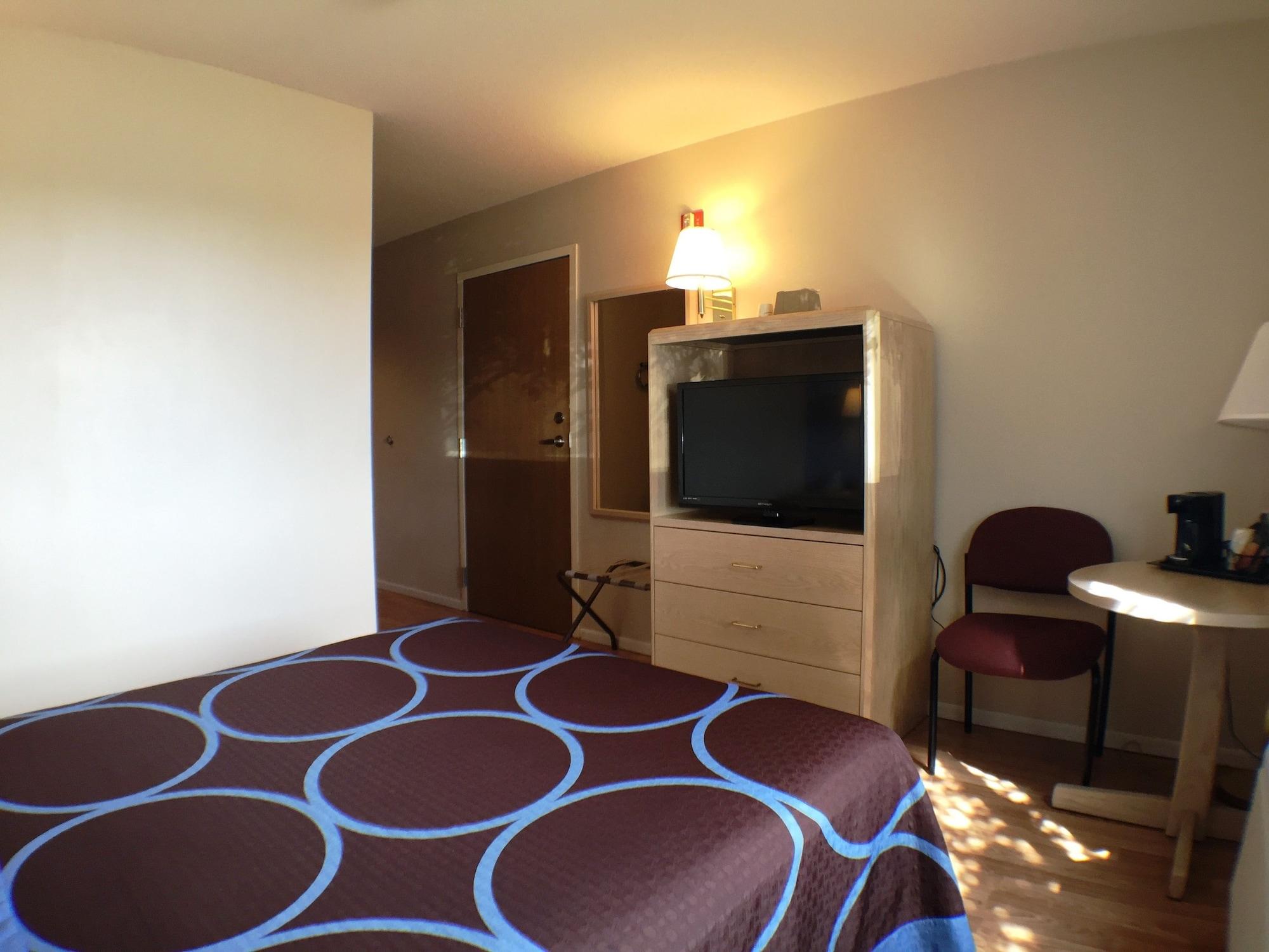 Super 8 By Wyndham Canandaigua Εξωτερικό φωτογραφία