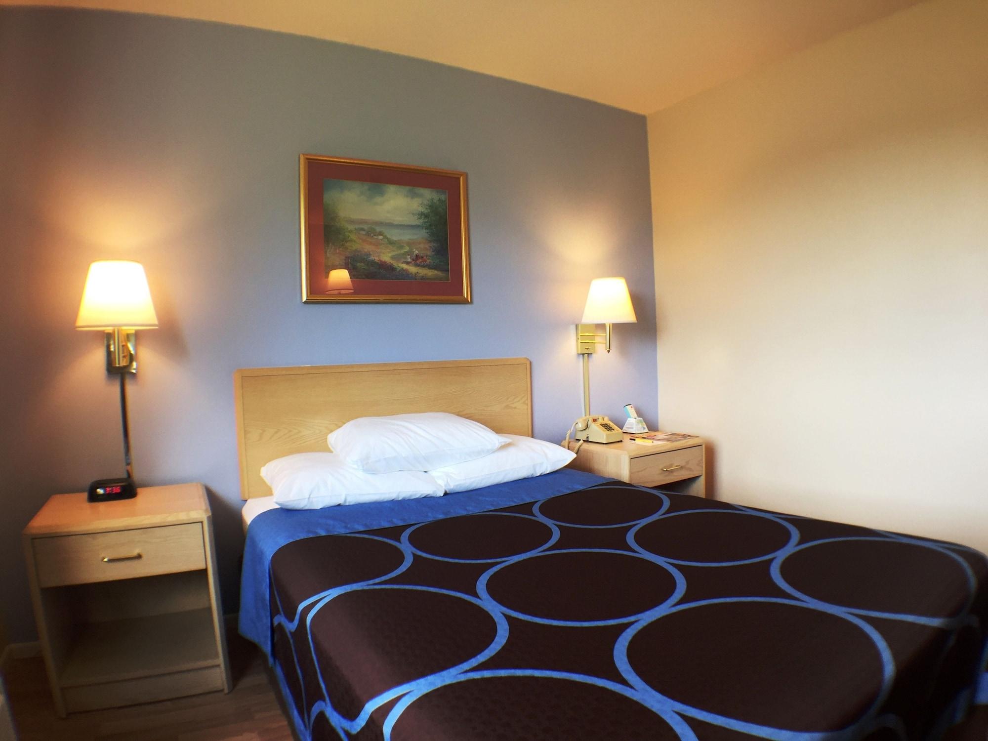Super 8 By Wyndham Canandaigua Εξωτερικό φωτογραφία