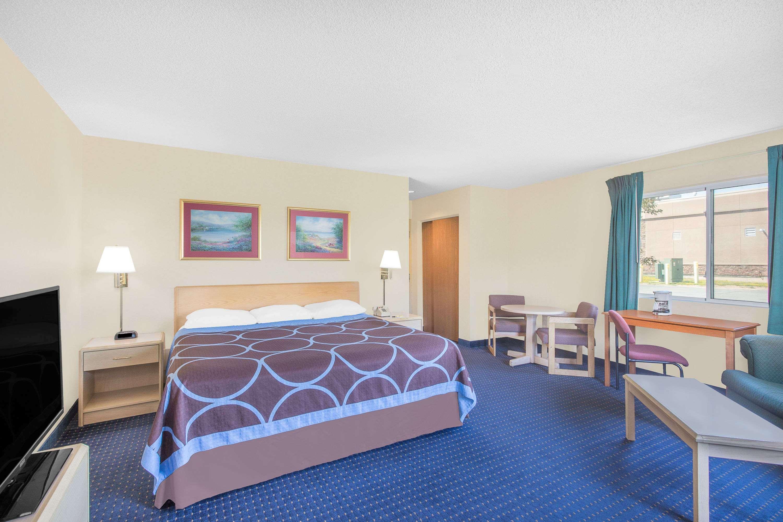 Super 8 By Wyndham Canandaigua Εξωτερικό φωτογραφία