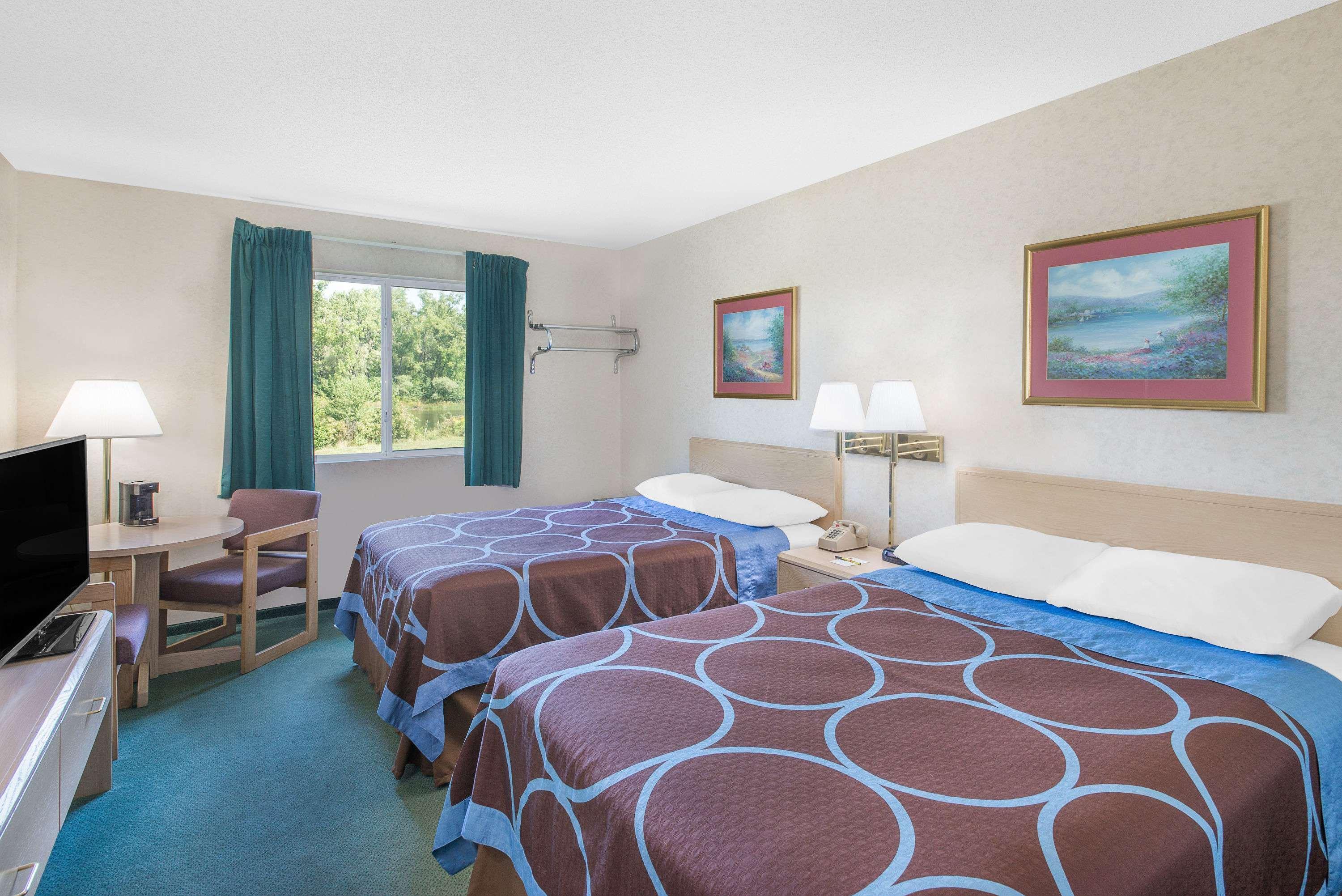 Super 8 By Wyndham Canandaigua Εξωτερικό φωτογραφία