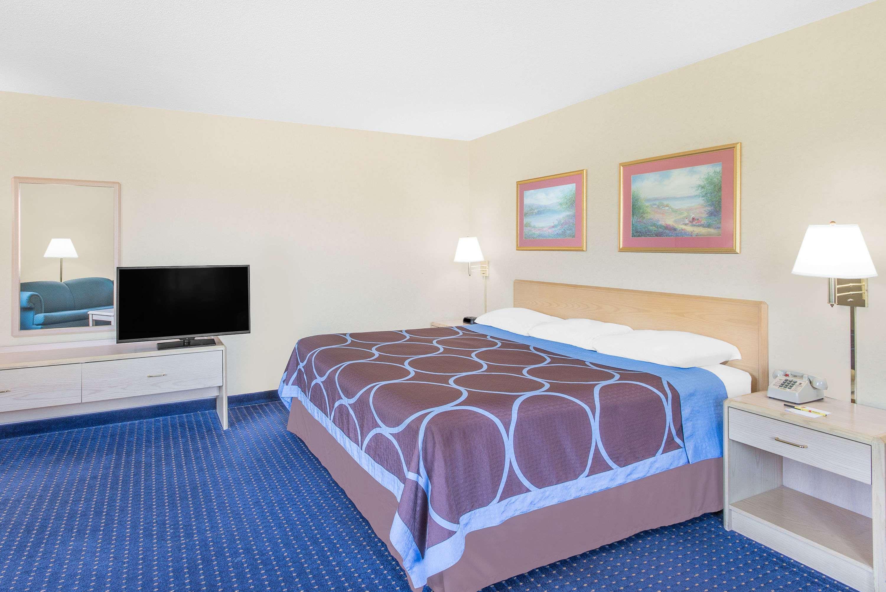 Super 8 By Wyndham Canandaigua Εξωτερικό φωτογραφία