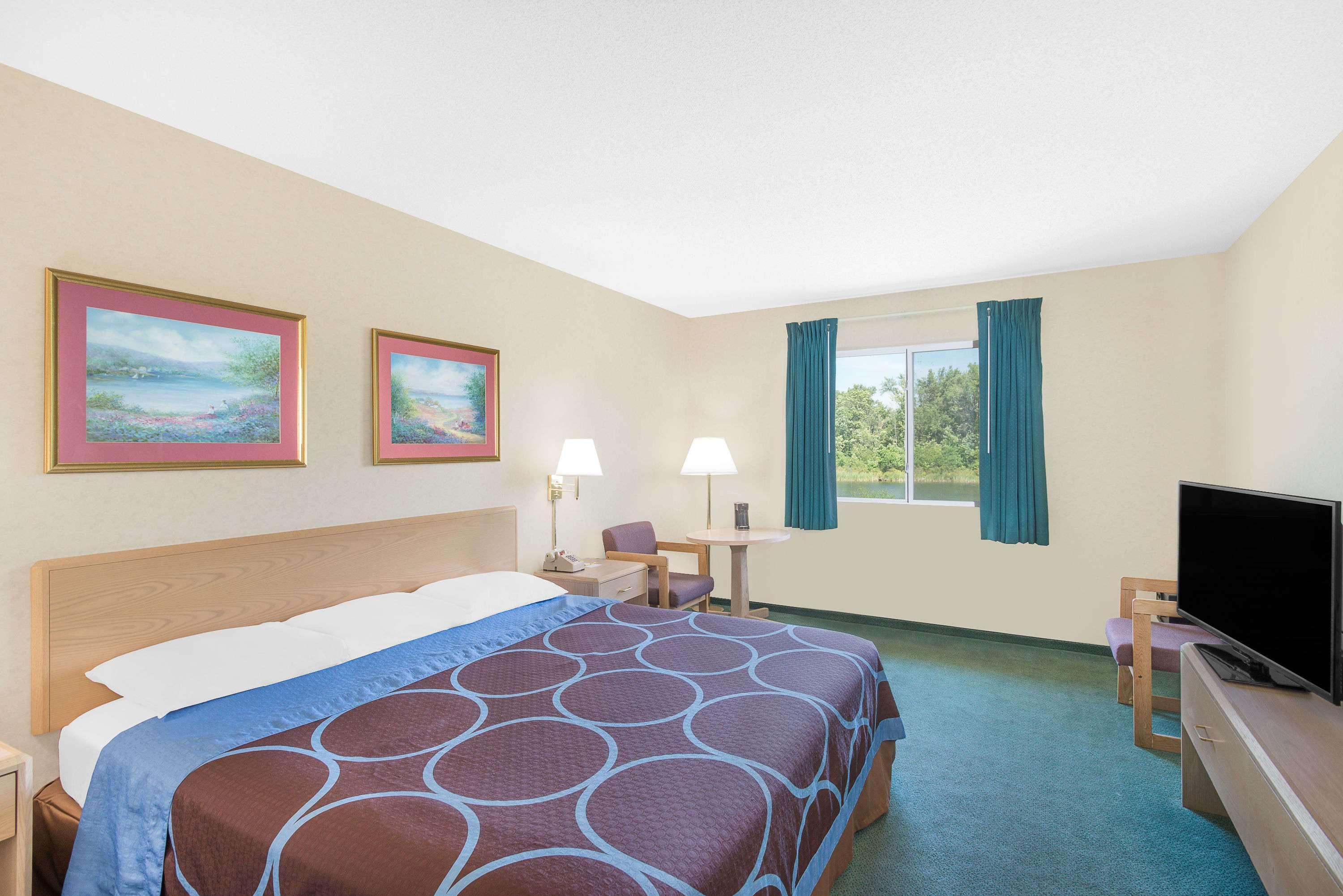 Super 8 By Wyndham Canandaigua Εξωτερικό φωτογραφία